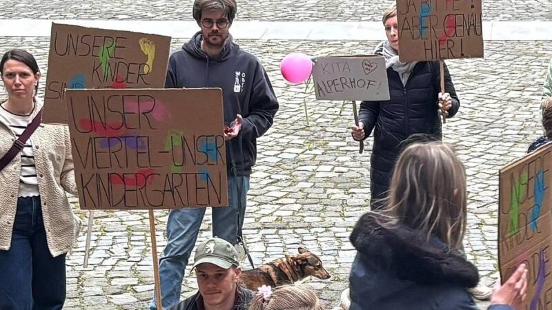 Kita-Planung in Willich: Elternproteste bei Ratssitzung
