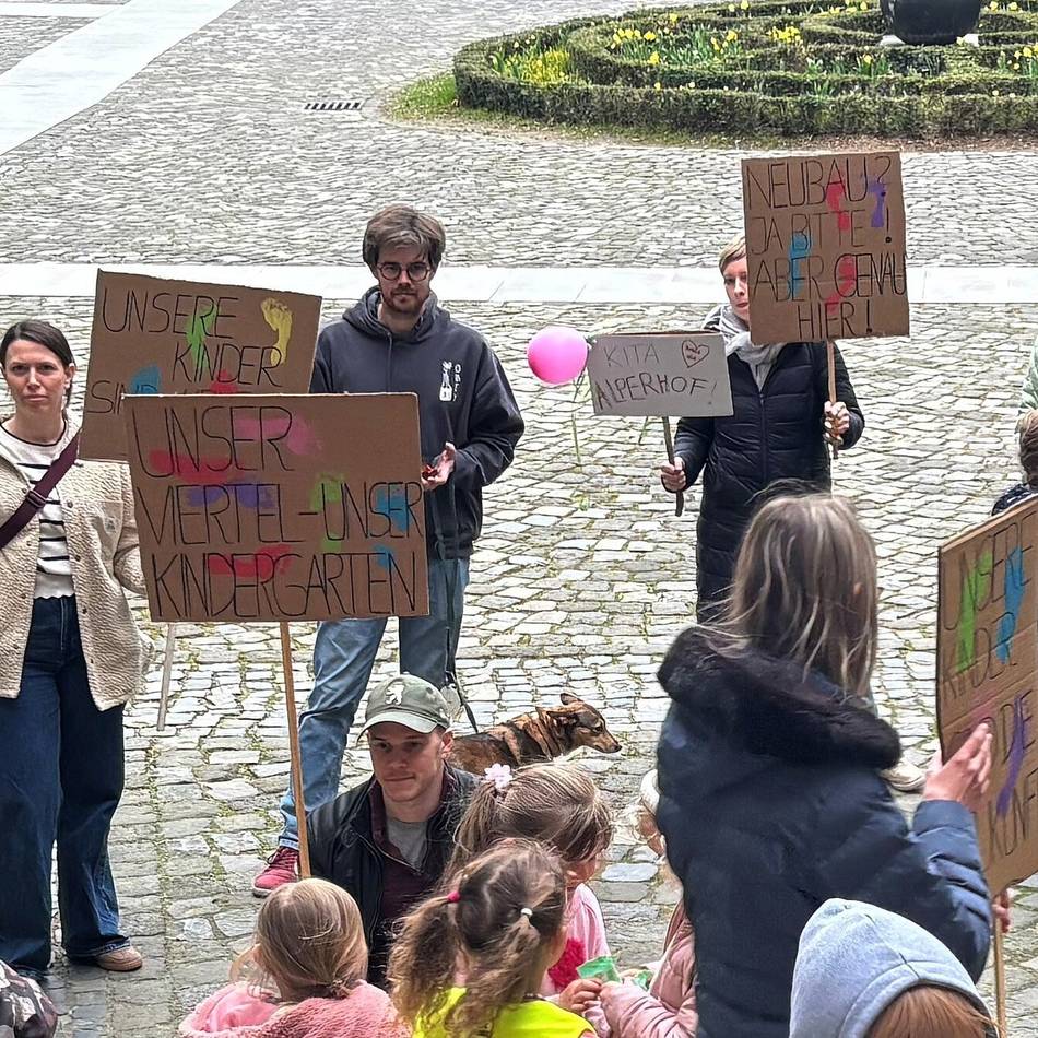 Kita-Planung in Willich: Elternproteste bei Ratssitzung