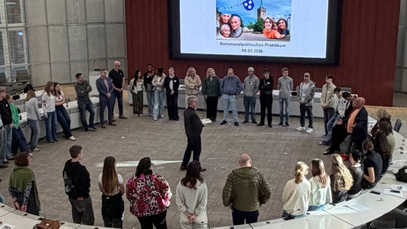 Stadtgespräche in Viersen: Kommunalpolitisches Praktikum und ein Buch für den guten Zweck