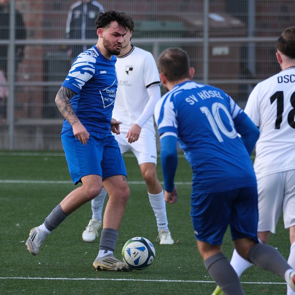 Ein Befreiungsschlag im Abstiegskampf: Die Ratinger U23 siegt, der SV Hösel verliert erneut