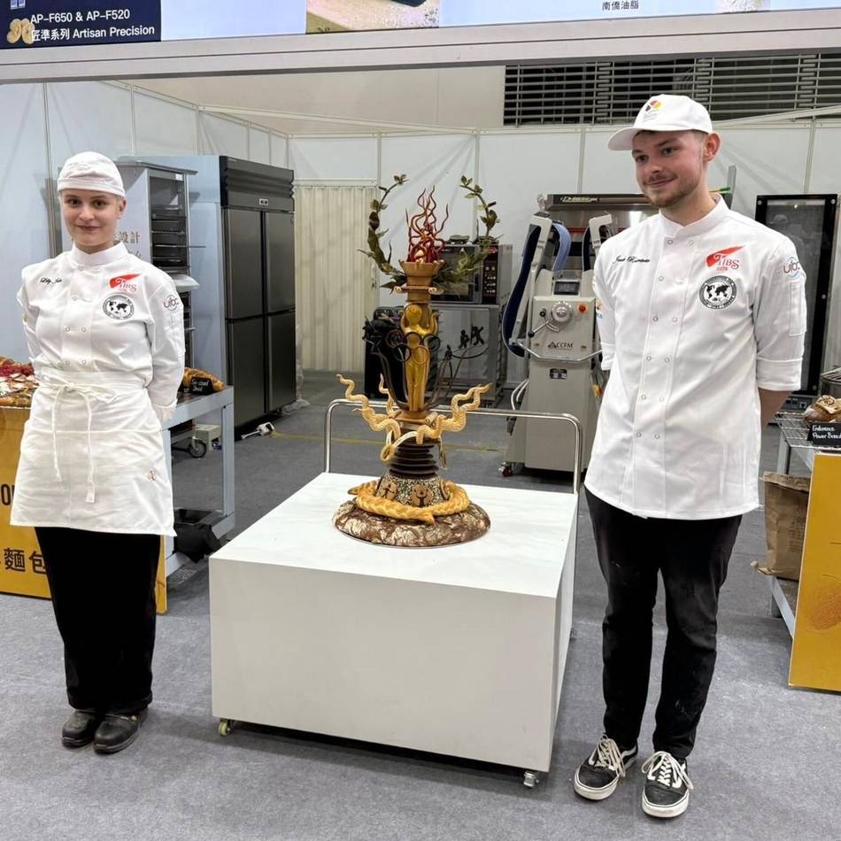 „Auf höchstem Niveau gebacken“: Sonsbecker holt mit Kollegin Bronze bei Bäckerjugend-Weltmeisterschaft