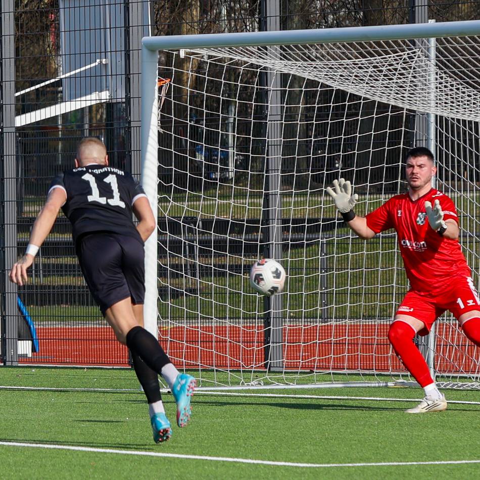 CSV Marathon zu Gast beim Spitzenreiter: Lerche gegen Rommel – das Duell der Torjäger elektrisiert die Bezirksliga