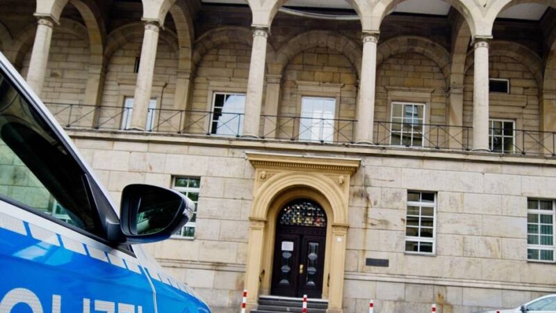 Mordprozess in Wuppertal: Polizeibeamte und Nachbarin schildern dramatische Ereignisse