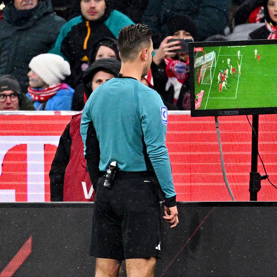 Schon für die WM im Sommer: Mehr VAR-Macht, weniger Zeitspiel – das sind die Regeländerungen im Fußball