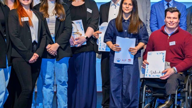 Im Sparkassenforum in Neuss: Jede Menge los bei Kreissportlerehrung