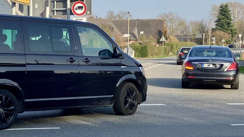 Umleitung wegen Autobahnsperrung: Kopfschütteln über verdrehte Schilder