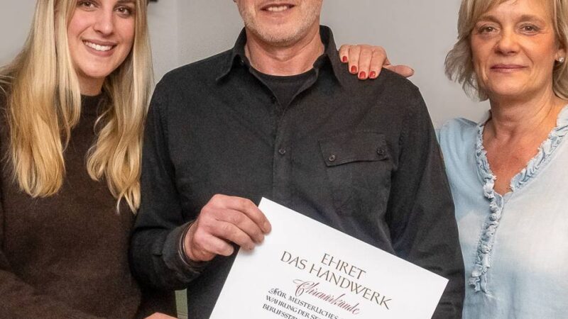 Meisterbetrieb in Kempen-St. Hubert: Dieter Börries erhält Ehrenurkunde der Handwerkskammer Düsseldorf