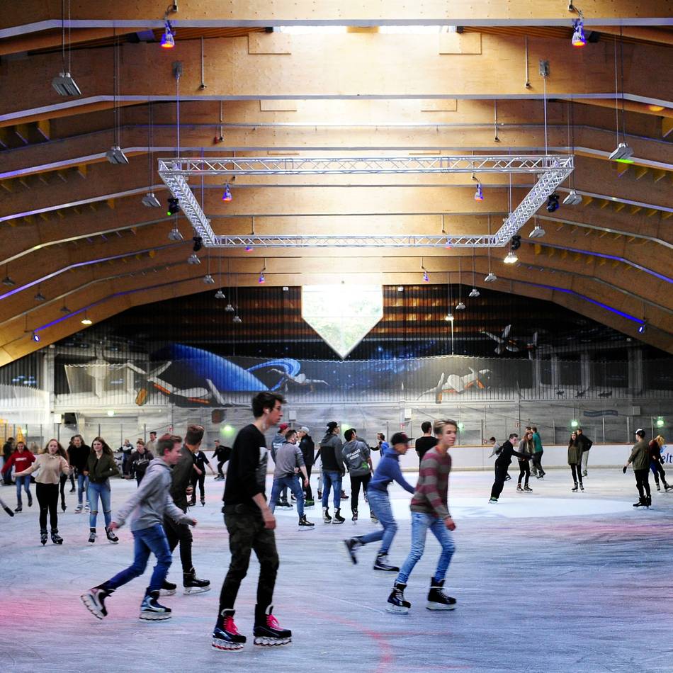 Freizeit in Moers: Eishalle: Finale mit Schaumparty