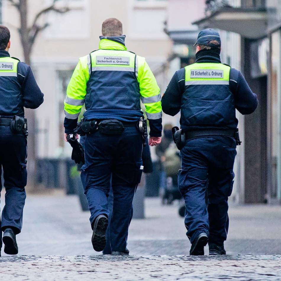 Gemeinsame Aktion von Ordnungsdienst, Polizei und weiteren Behörden war sehr erfolgfreich: Kontrollaktion gegen Sozialbetrug deckte
in Velbert zahlreiche Fälle auf