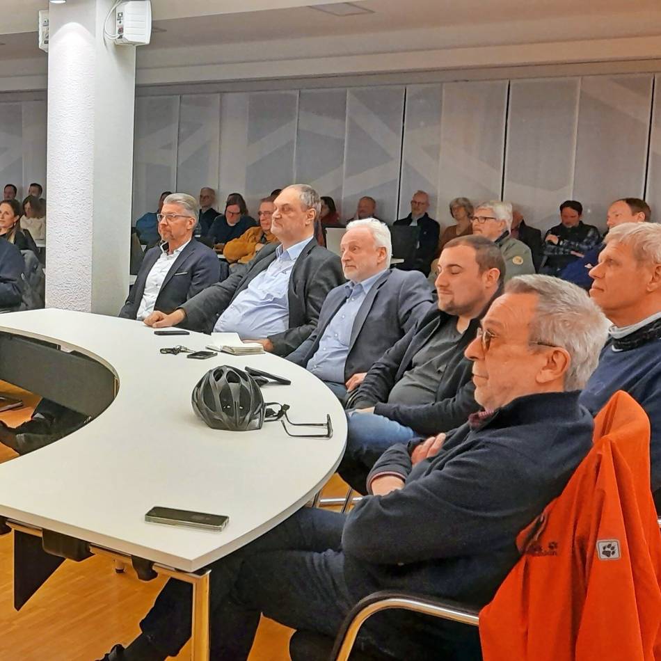 Die Informationsveranstaltung in Sachen Feuer- und Rettungswache im Rathaus hatte eine große Resonanz: „Das Neubauprojekt duldet keinen Aufschub“