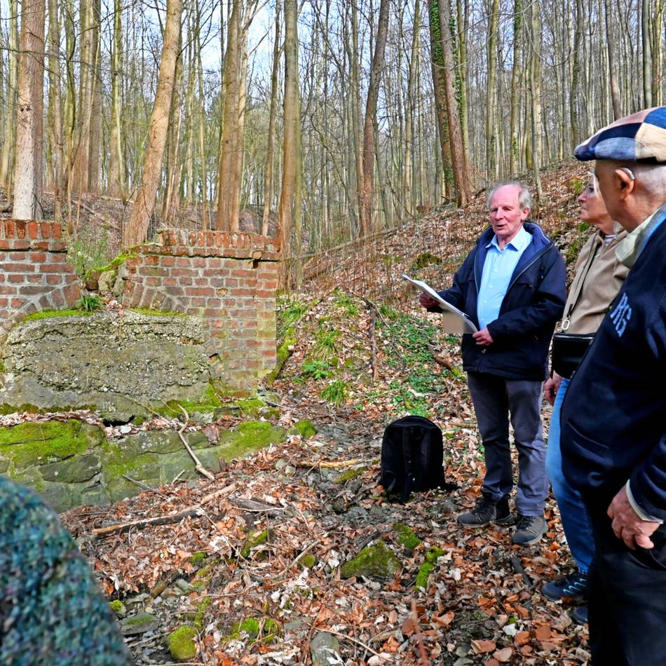 Im Rahmen von „Hardenberg verbindet“ ging es auf Spurensuche zum Bergbau in der Nähe des Schlosses: Der Clemensstollen war keine Goldgrube