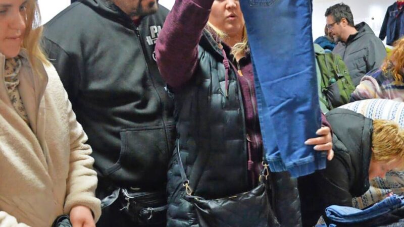 Beim Kindersachentrödelmarkt auf Tönisheide herrschte wieder ein großer Andrang weit über Velbert hinaus: Flohmarkt finanziert die Arbeit des CVJM