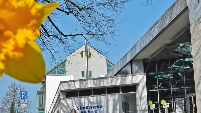 Trotz neuer IT-Ausstattung setzt der kommunale Energieversorger auf die Beratung im Kundencenter: IT-Systemumstellung bei Stadtwerken Velbert:
Die OP am offenen Herzen ist gelungen