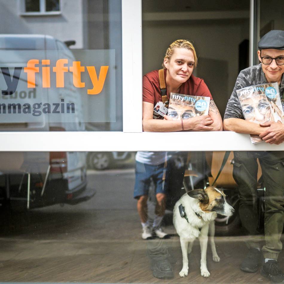 Hilfe für Wohnungslose in Düsseldorf: Existenz von Straßenzeitung Fiftyfifty gefährdet