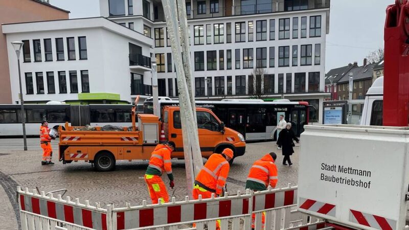 Kunstwerk „Erdstrahlen“ in Mettmann: Marktbeschicker wissen von keinem Unfall