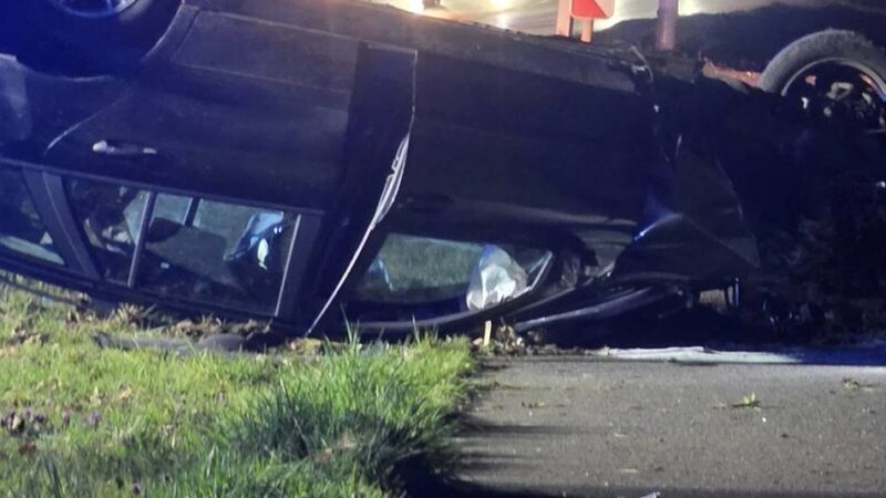 Schwerer Unfall in Brüggen-Bracht: Mann überschlägt sich mit dem Auto