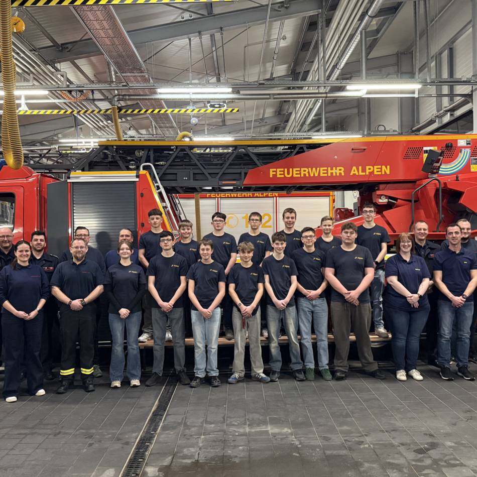 Jugendfeuerwehr Alpen: Feuerwehr-Nachwuchs tagt wie die Großen
