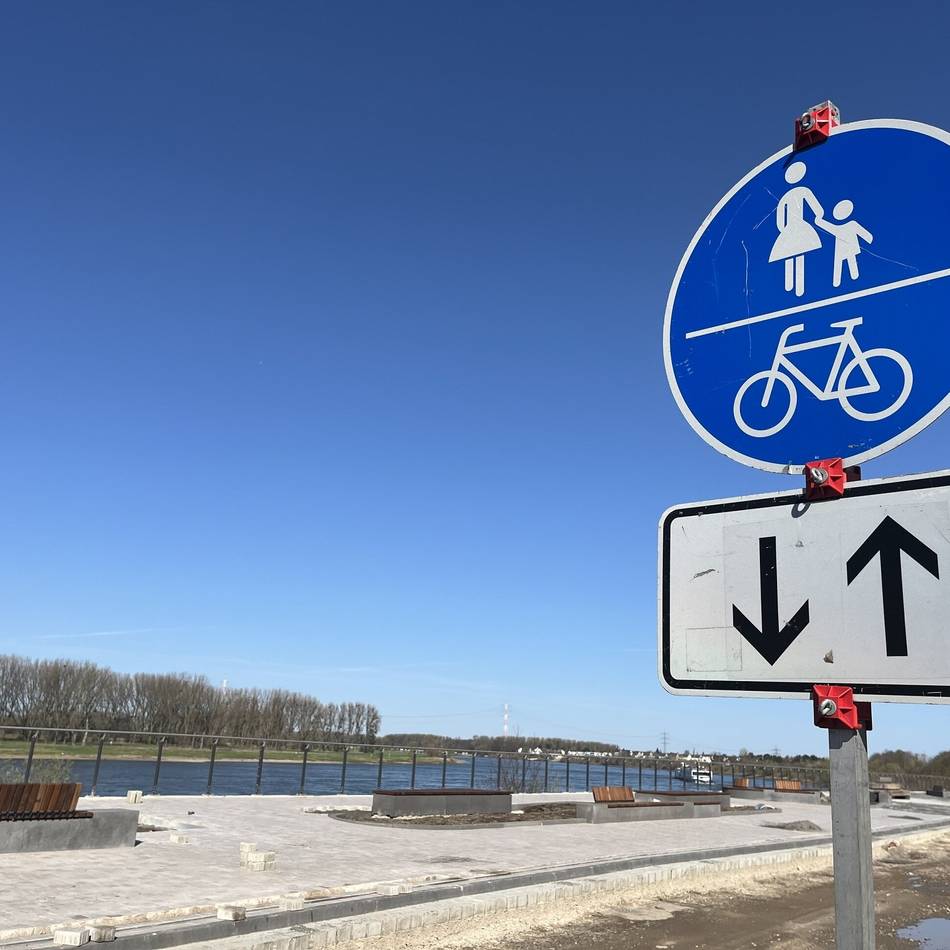 In Monheim: Neue Verkehrsführung für Radfahrer und Fußgänger an der Rheinpromenade