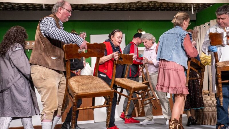 Humor in Düsseldorf: Viel Trubel in der Pension der Heerdter Komödienbühne