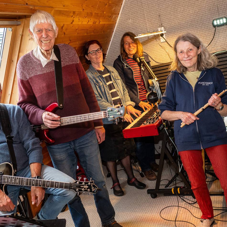 Musiker aus Meerbusch und Düsseldorf: Senioren-Rockband mag es am liebsten laut