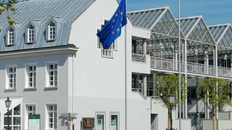 Wegzug aus Rheinberg nicht gemeldet: AfD-Politikerin verliert ihr Ratsmandat und muss Aufwandsentschädigung zurückzahlen