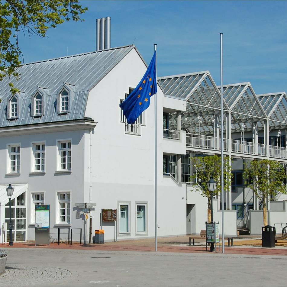 Wegzug aus Rheinberg nicht gemeldet: AfD-Politikerin verliert ihr Ratsmandat und muss Aufwandsentschädigung zurückzahlen