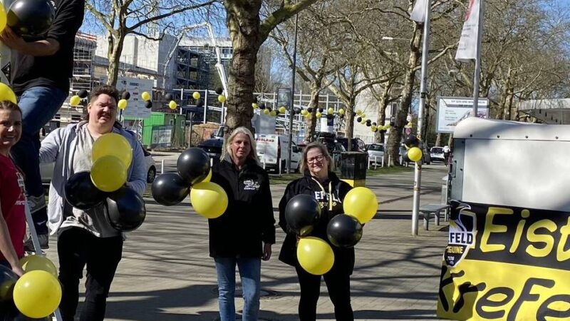 Playoff-Fieber in Krefeld: Fans tauchen die Westparkstraße in schwarz-gelb