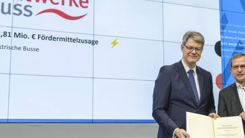 Fördermittel gehen nach Neuss: Weitere E-Busse für die Stadtwerke