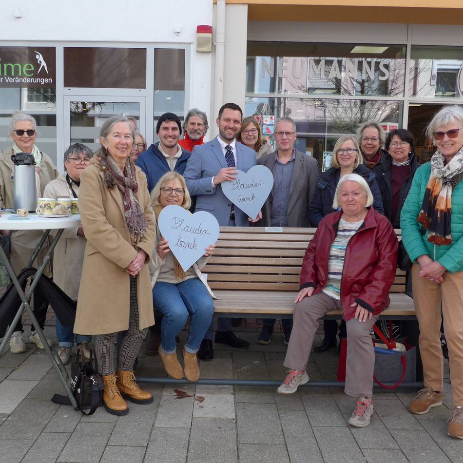 Projekt des Rheinberger Seniorenbeirates: Eine neue Plauderbank und wozu sie gedacht ist