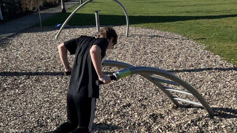 Sport unter freiem Himmel: Unsere Praktikanten testen den Erkelenzer Trimm-dich-Pfad