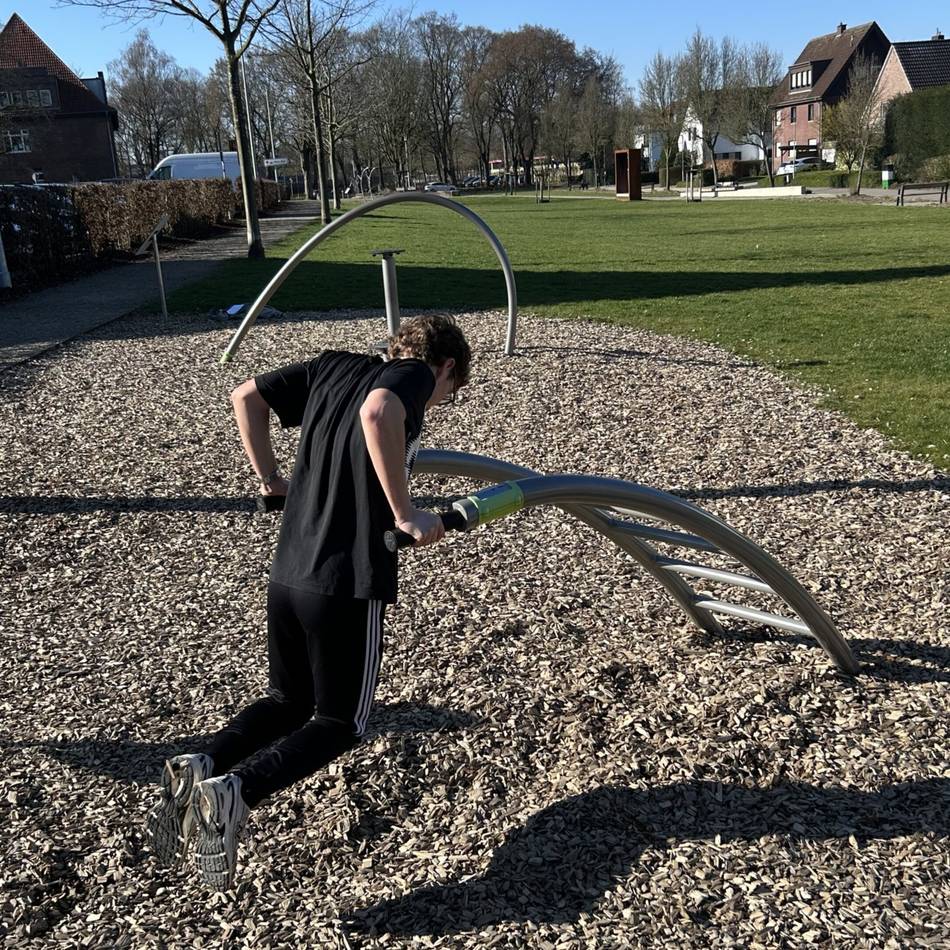 Sport unter freiem Himmel: Unsere Praktikanten testen den Erkelenzer Trimm-dich-Pfad