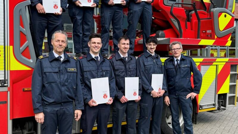 Urkunden überreicht: Feuerwehr freut sich über neue Brandmeister
