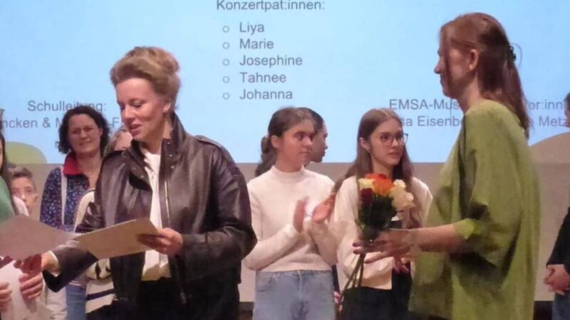 Offiziell zertifiziert: Ministerin ehrt junge Musikmentoren an Leverkusener Gymnasien