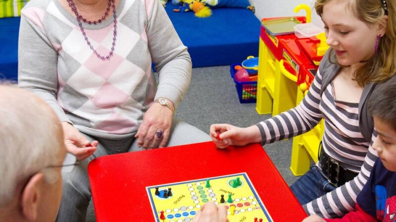 Arbeiterwohlfahrt in Hückeswagen: „Kleine Hände – große Herzen“ spielen gemeinsam