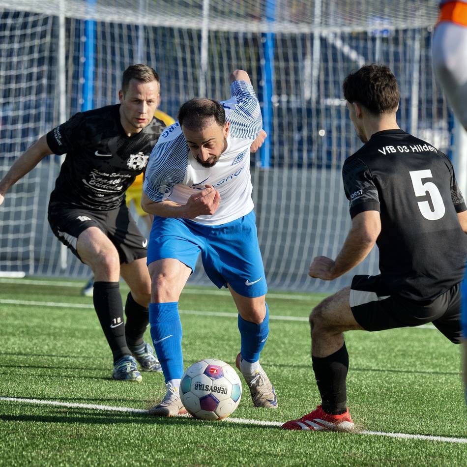 Abstiegskampf und Titelrennen: Fehler, Pech und Traumtore – Hilden siegt klar in Baumberg