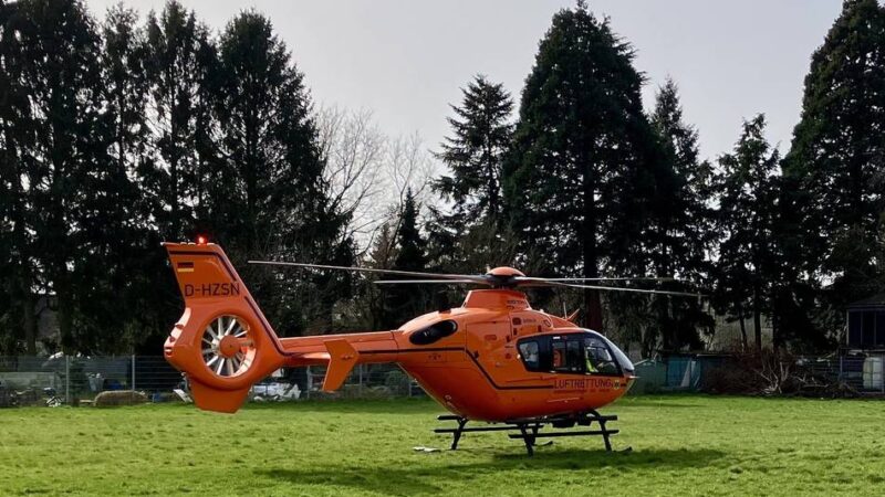 Arbeitsunfall in Hilden: 37-Jährige stürzt von Kran – Rettungshubschrauber im Einsatz