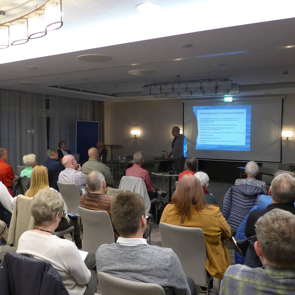 Info-Abend der Grünen in Rheinberg: Experten geben dem Trinkwasser in der Region gute Noten