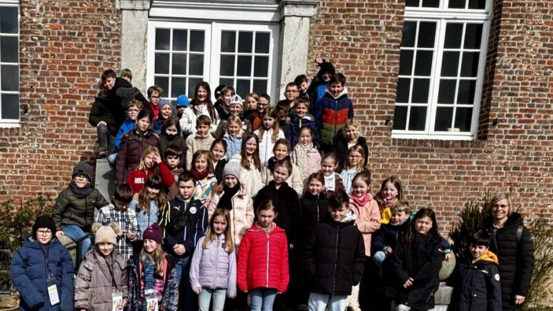 Aus Erkelenz: Kommunionkinder entdecken Geschichte von Haus Hohenbusch
