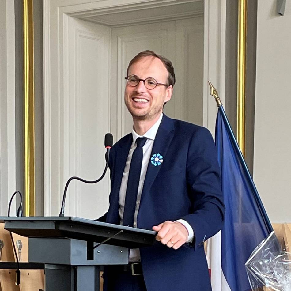 Städtepartner: Bürgermeister von Laval im ersten Wahlgang wiedergewählt