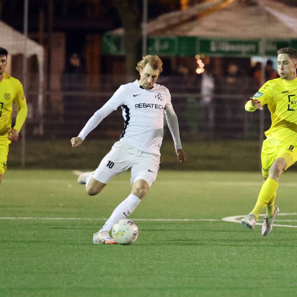 VfB 03 im Aufstiegsrennen: Trotz Traumserie mahnt Trainer Schneider zur Vorsicht