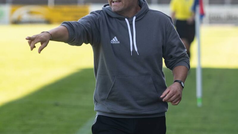 Tabellenschlusslicht der Zweiten Liga: VfR Warbeyen trennt sich von Trainer Sandro Scuderi