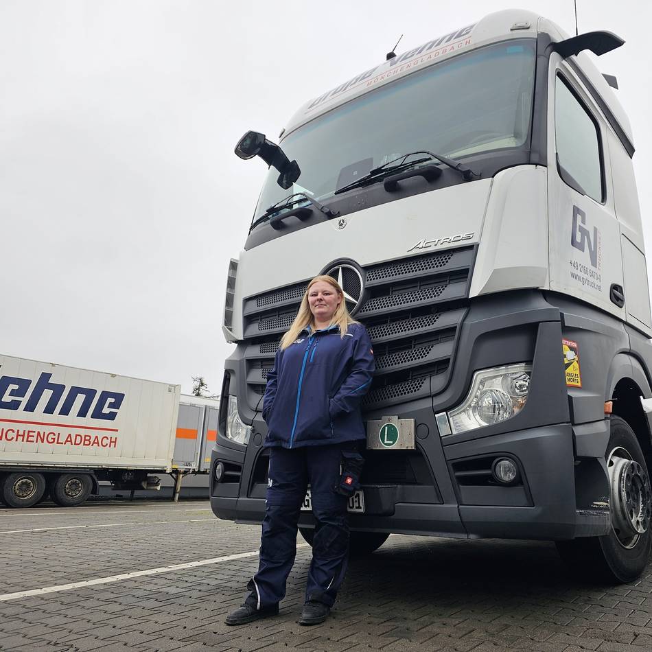 Junge Lkw-Fahrerin aus Mönchengladbach: „Die Leute gucken schon, wenn sie mich hinter dem Steuer sehen“