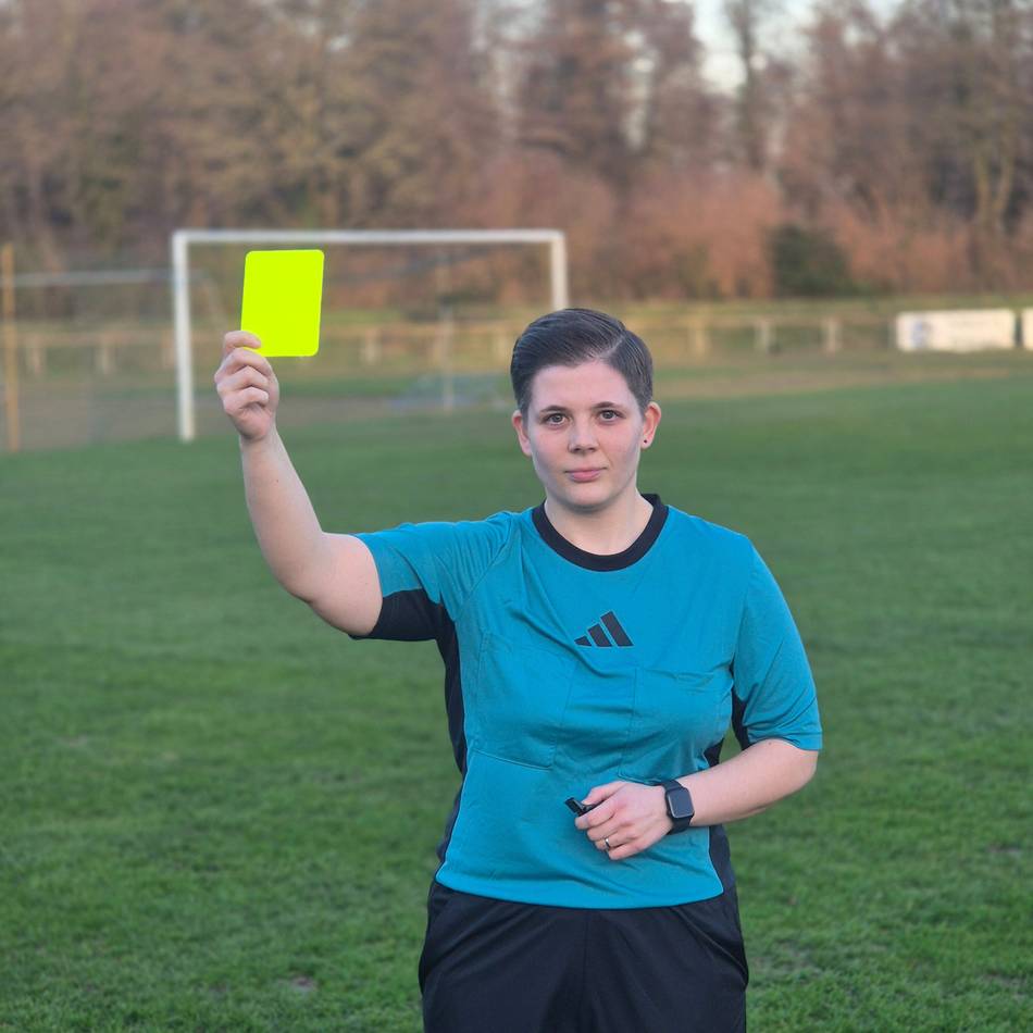 Fußball in Meerbusch: Die erste Schiedsrichterin des FC Büderich