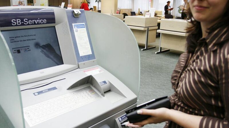 Keine Zukunft für Kontoauszugsdrucker: Bankkunden drohen höhere Kosten ohne Online-Banking