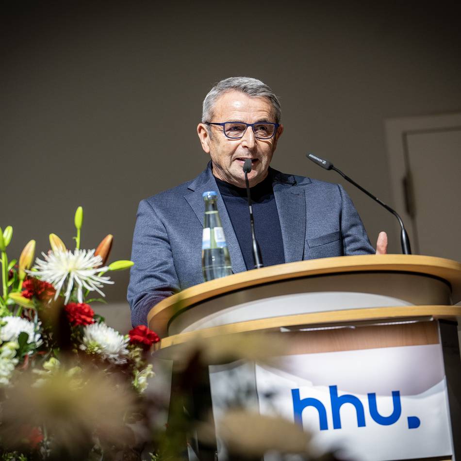 Moderiert von Arnd Zeigler: Klaus Allofs spricht über „Fußball zwischen Emotion und Ökonomie“