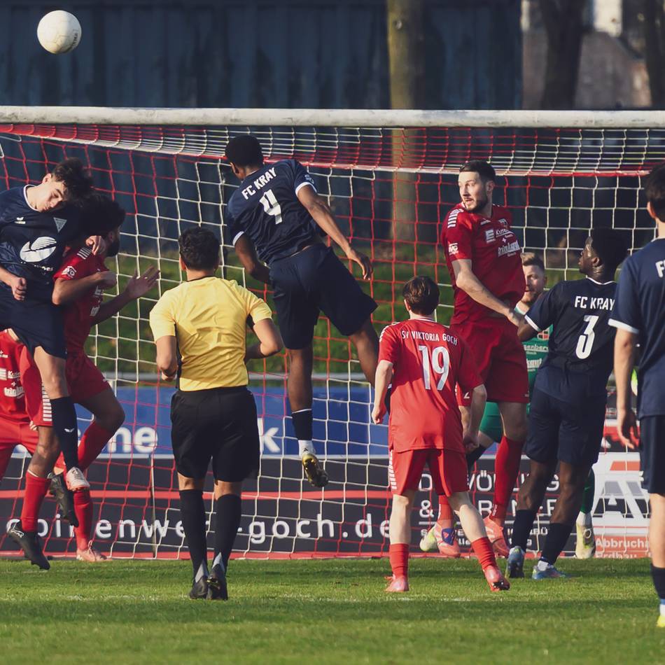 Drei Elfmeter und ein Platzverweis: Luca Plum sorgt bei Viktoria Goch für Jubel und Pech zugleich