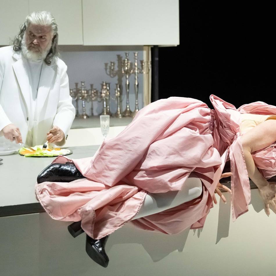 Besondere Darbietung im Krefelder Theater: Rauschender Applaus für Doppelabend im Theater