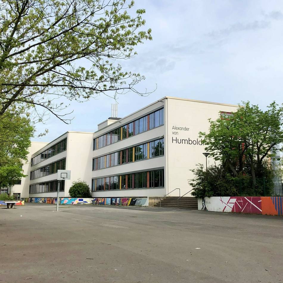 Erweiterungen kommen zu spät: G9 bringt Neusser Schulen an Kapazitätsgrenze – Container als Notlösung