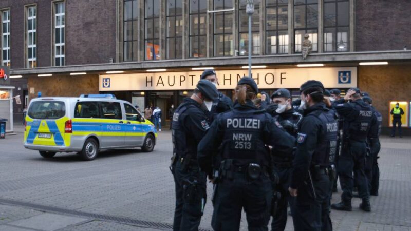 Einsatz am Freitagmorgen in Düsseldorf: Entschärfungskommando im Hauptbahnhof – Zugverkehr teilweise lahmgelegt