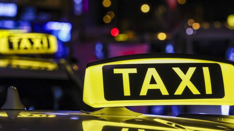 Bürgerinnenantrag in Hilden scheitert: Warum die Stadt Frauen nachts kein Taxi spendiert